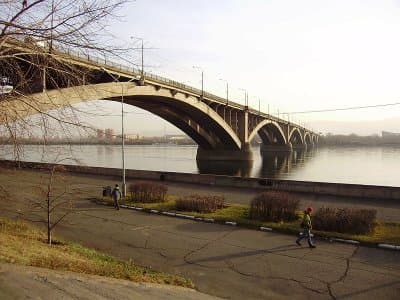 Коммунальный мост в Красноярске капитально ремонтировать в этом году не будут