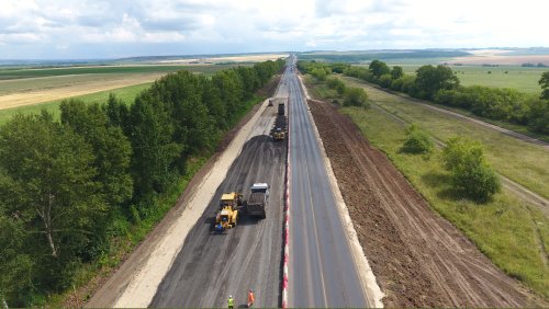 На участке капремонта трассы М-7 Волга в Чувашии уложили более 70 тыс. тонн асфальтобетона